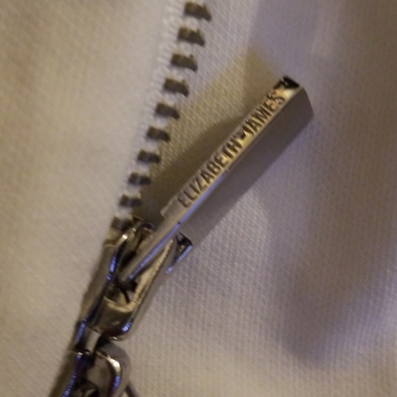 Elisabeth and James white vest - Picture 6 of 8